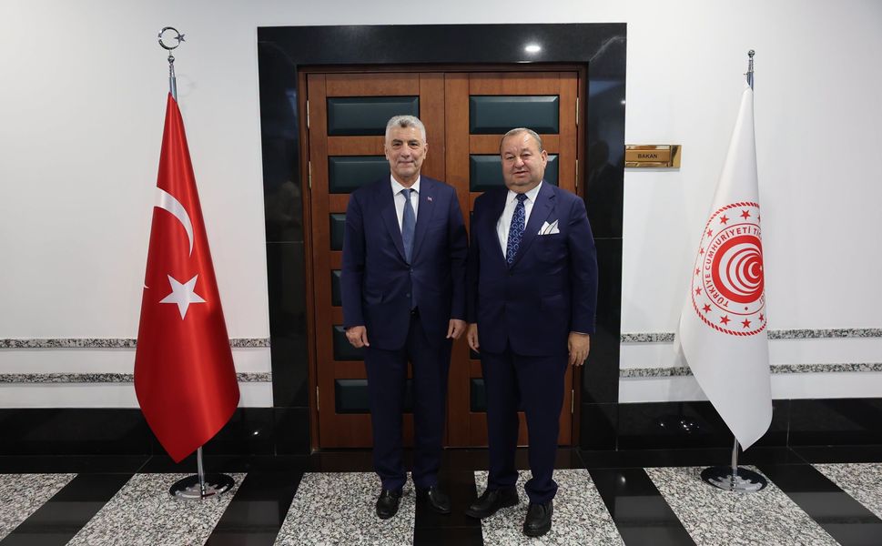 Bakan Bolat'a Biga Fuarı daveti!