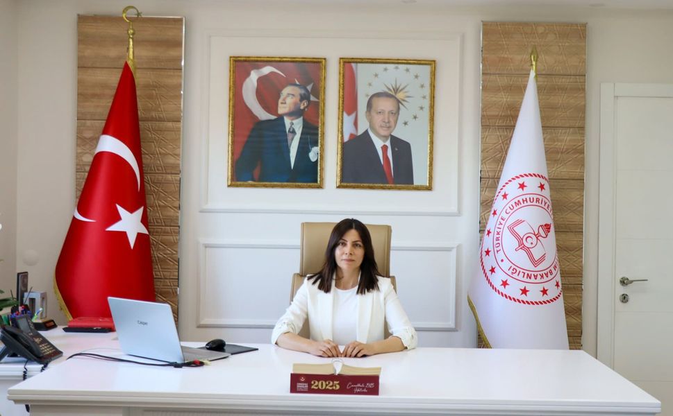 Mine Hayta’dan: “Çantanızı, merakınızı ve hayallerinizi alın, okulunuza gelin”