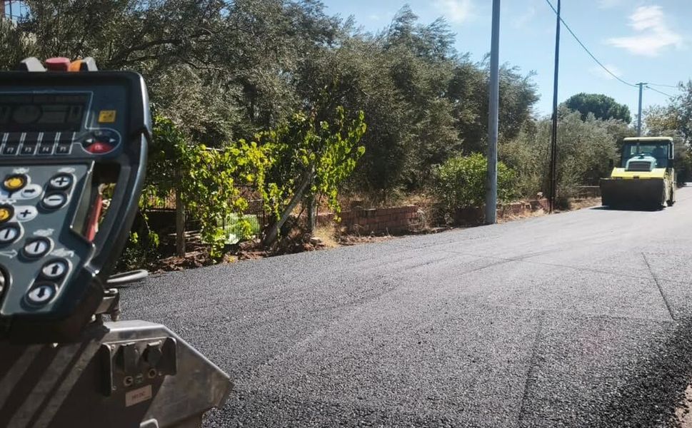 Kayalar Köyü’nde 3 kilometrelik sıcak asfalt çalışması başladı