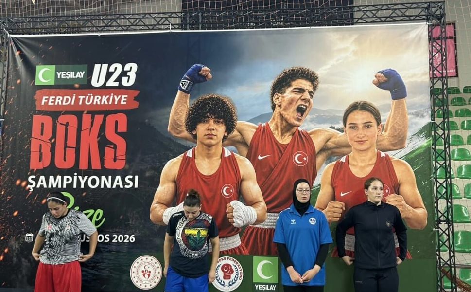 Çanakkaleli milli boksör Yağmur Nuriye Ergin Türkiye üçüncüsü oldu