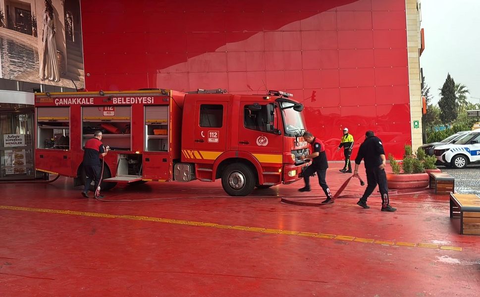 Çanakkale 17 Burda AVM'de korkutan yangın!