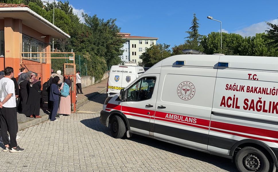Başakşehir'deki bir okulda kavga; 5 öğrenci yaralandı!