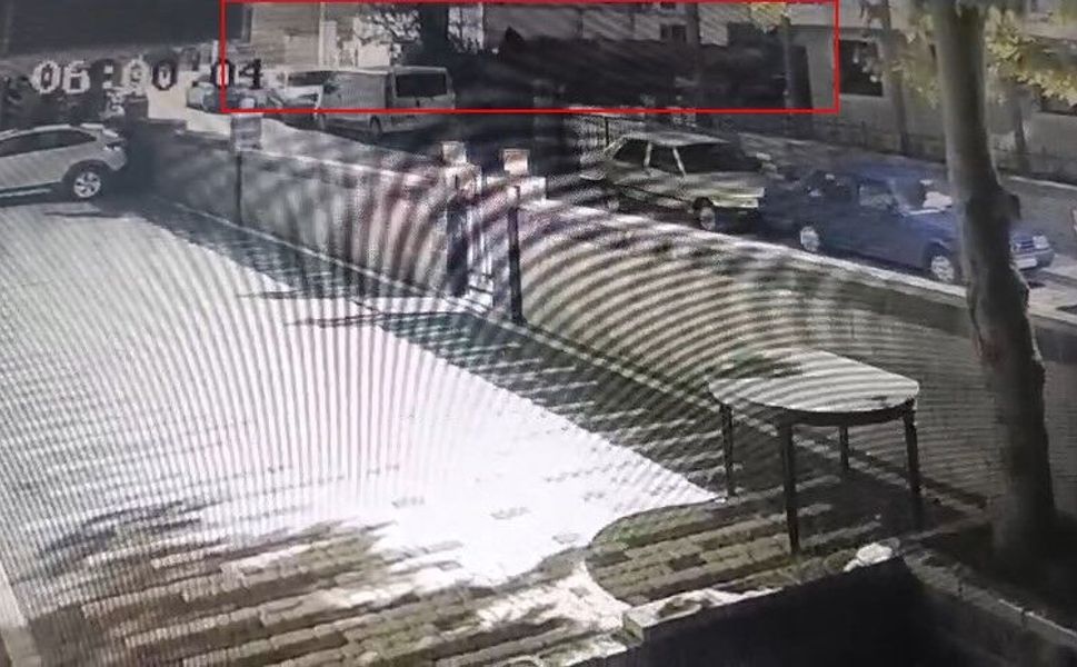 Maltepe'de çöken binada 10 kişi çıkarıldı: 4 kişiyi arama kurtarma çalışmaları devam ediyor