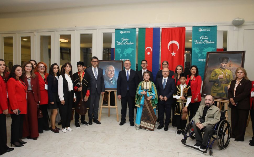 “Çanakkale’den Bakü’ye Ortak Medeniyet” Sergisi Bakü’de Açıldı