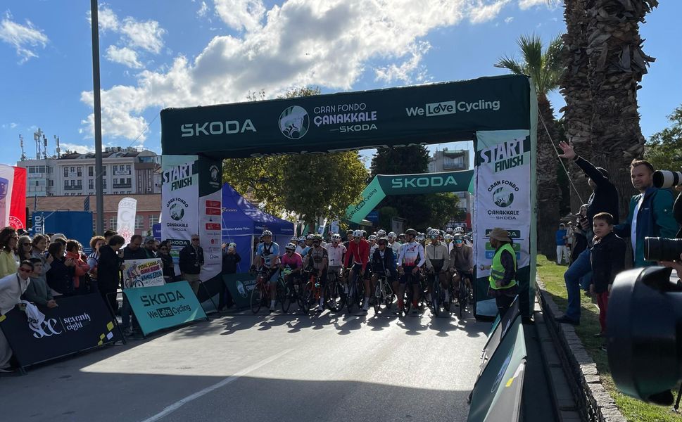 Çanakkale’de Gran Fondo heyecanı başladı: Yaklaşık bin bisikletçi pedal çevirdi