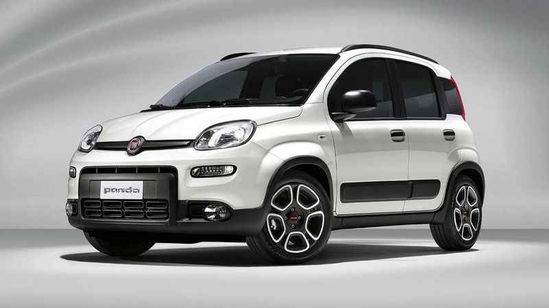 <p><strong>Egea</strong> dışında <strong>Fiat</strong> grubu için de bu fiyat bandı altında kalan bir diğer model de <strong>Panda</strong> oldu. </p>
<p> </p>
<p>Panda City 1.0 70 HP Hybrid                          528.900 TL</p>
<p>Panda Cross 4x2 1.0 70 HP Hybrid                564.900 TL</p>