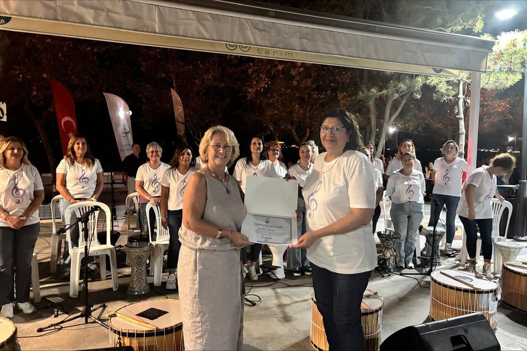 Kepez Halk Kafe Ritim Grubu Konserine Ilgi