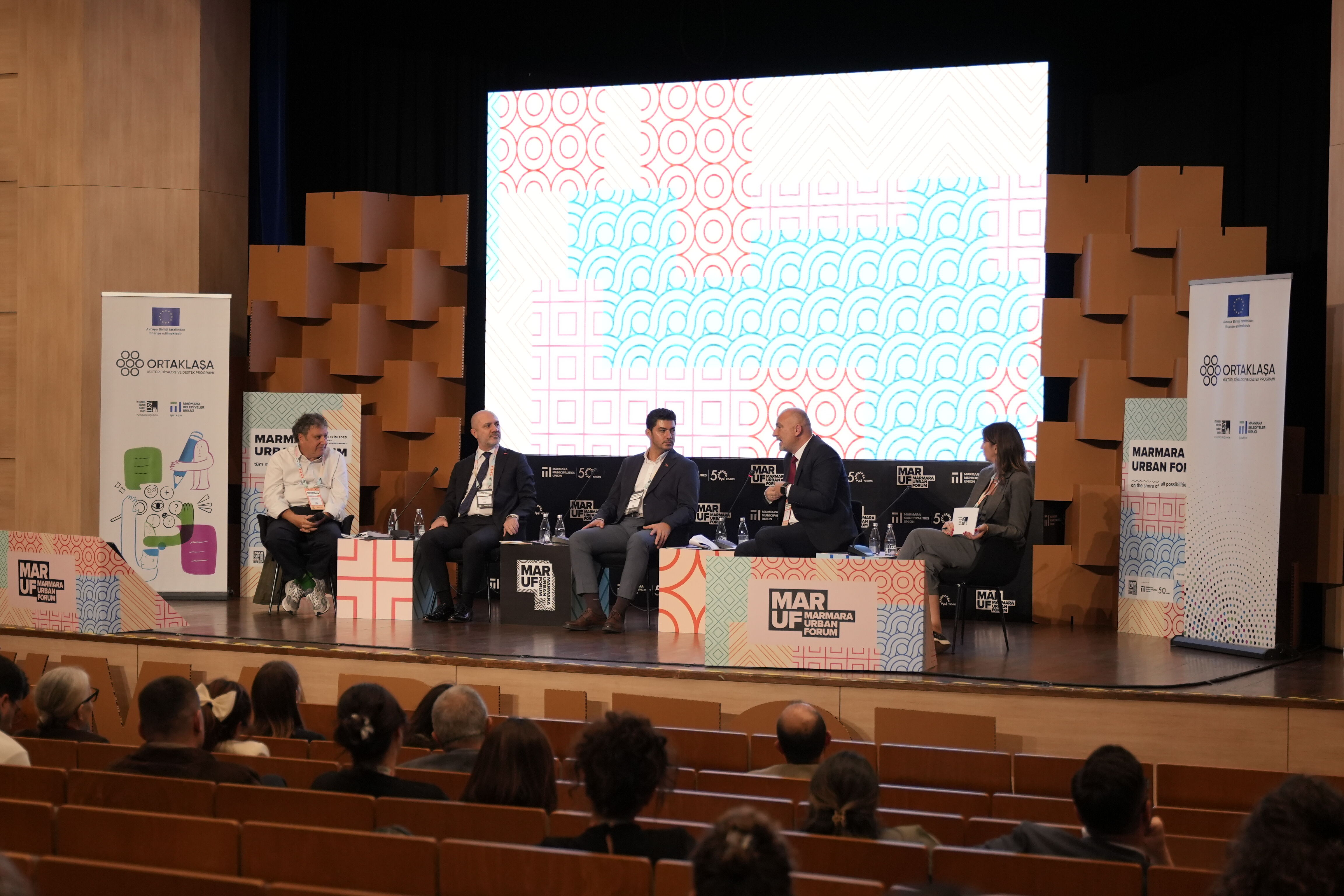 İksv Genel Müdürü Görgün Taner Marmara Adalar Belediye Başkanı Aydın Dinçer Küçükkuyu Belediye Başkanı Abdülmuttalip Gürel Hopa Belediye Başkanı Utku Cihan İksv Kültür Politikaları Çalışmaları Di