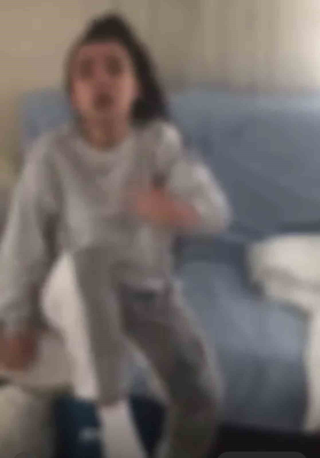Kiz Kardesini Dovup Uzerine Kaynar Su Doktu