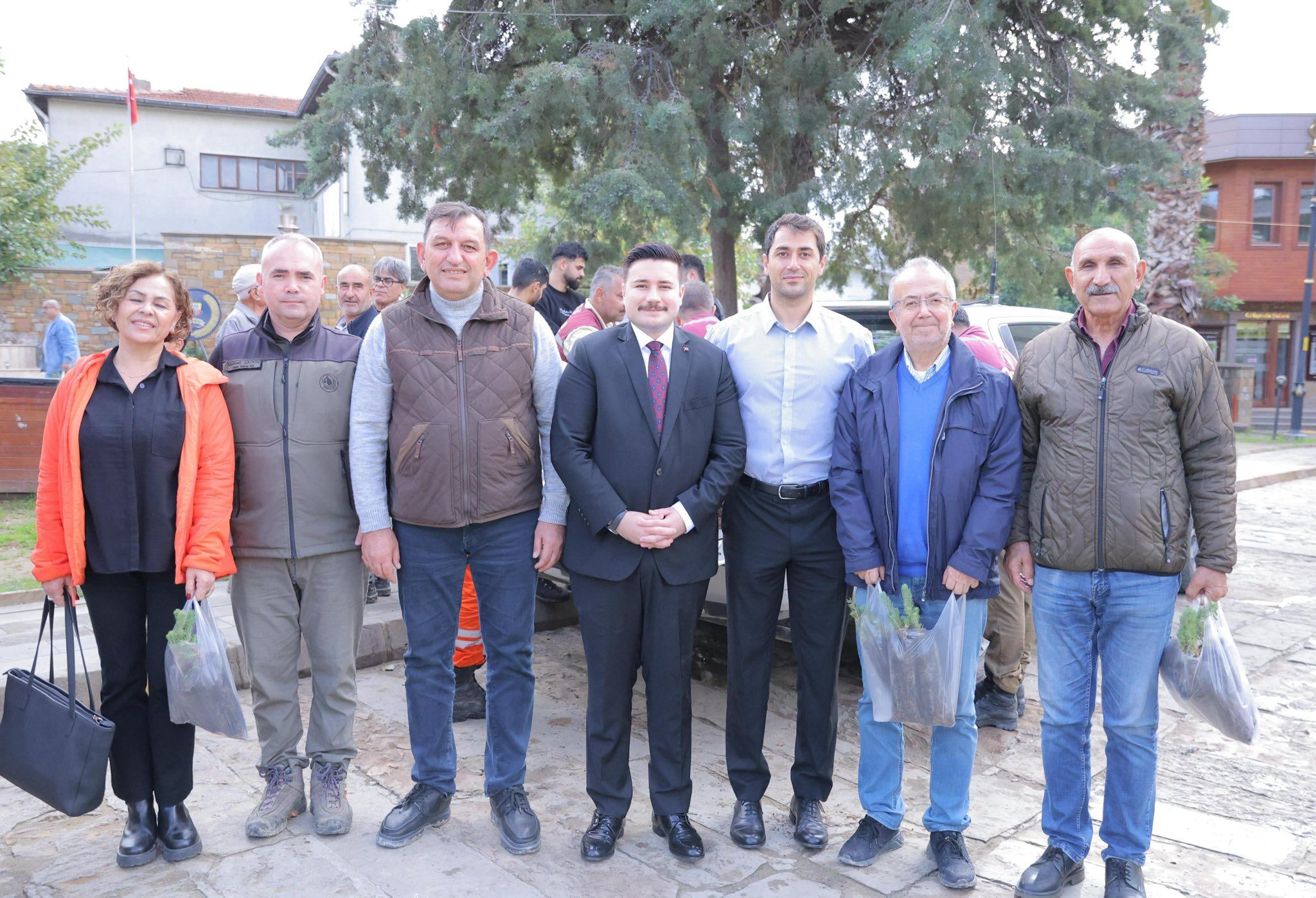 Osman Acar Fidan Dağıtımı