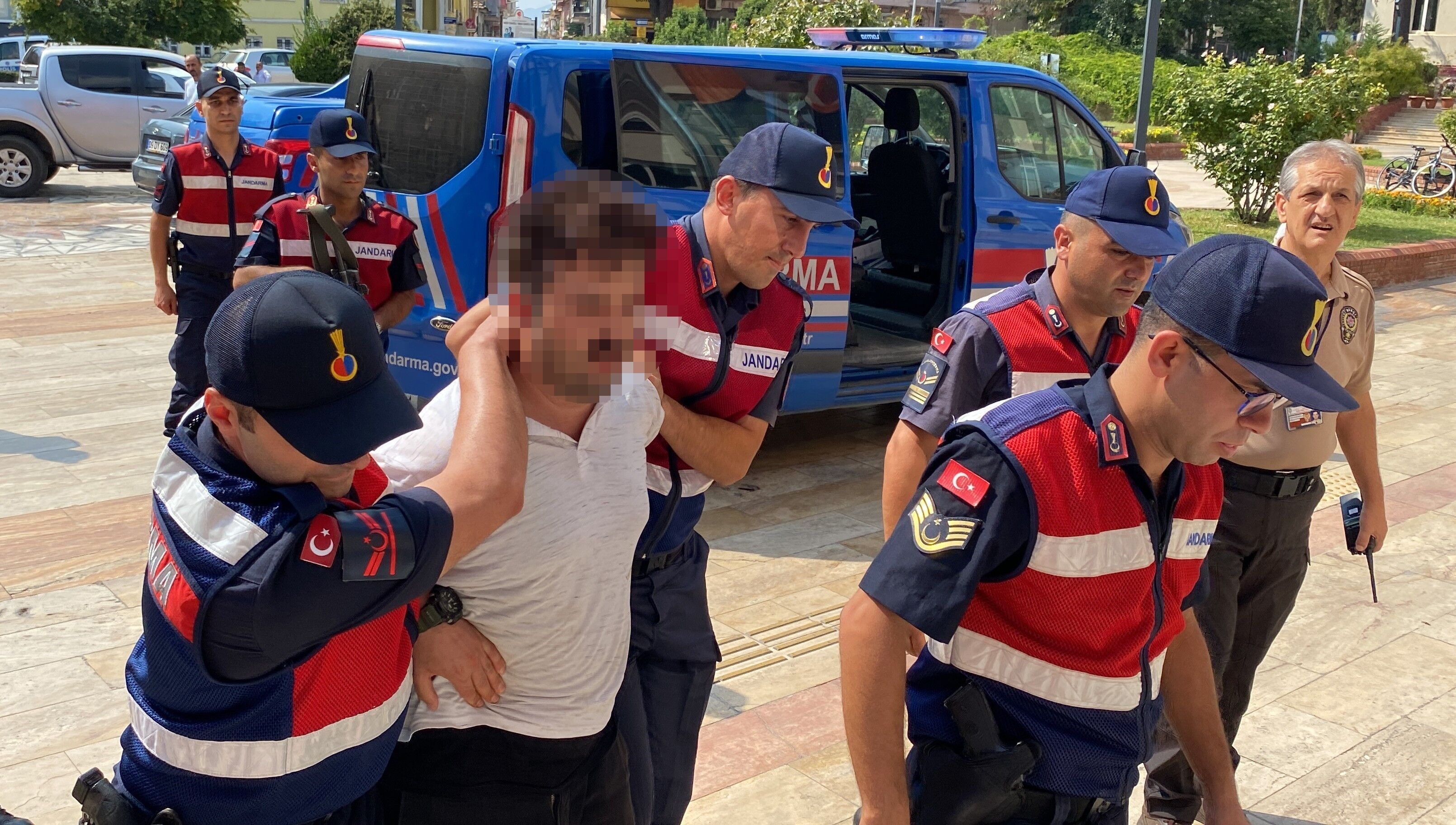 Eşinin Boğazını Kesmişti, Ikinci Kez Serbest Bırakıldı (2)