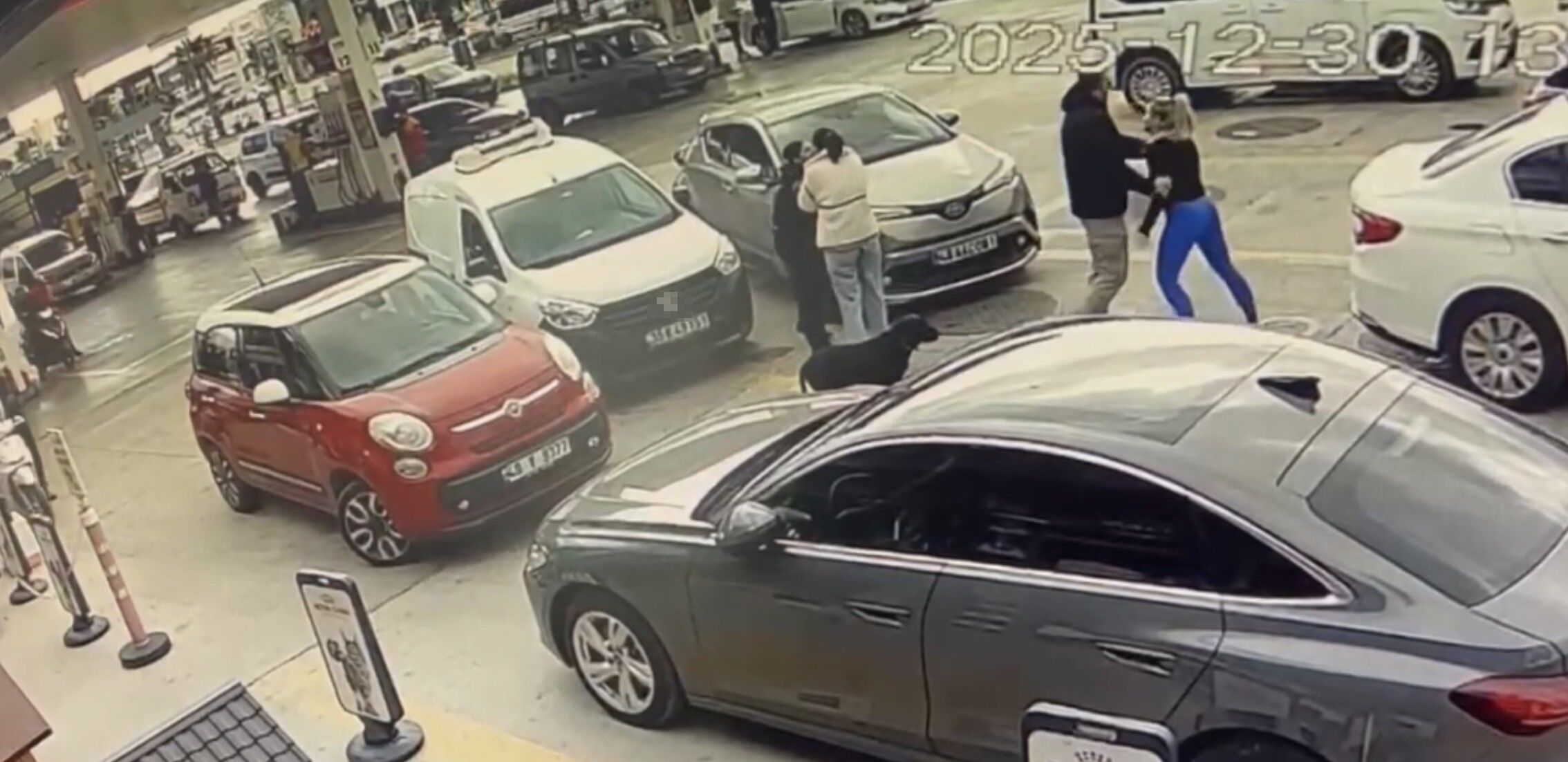 Kaza Küçük Kavga Büyük Kadınlar Birbirine Girdi (2)