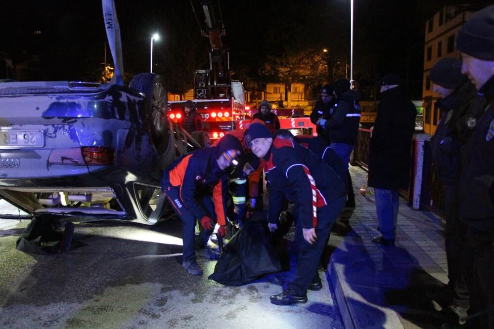 Nehire Uçan Otomobilde Can Pazarı 1 Ölü, 1 Yaralı (1)