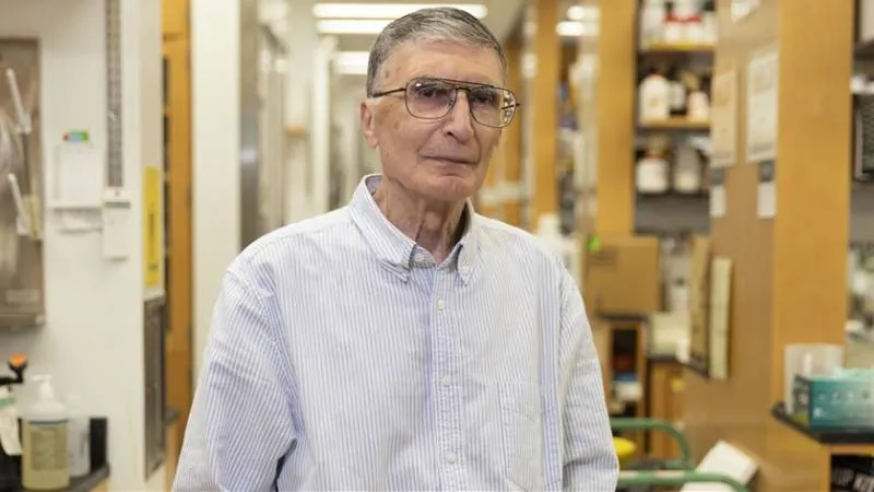 Aziz Sancar1