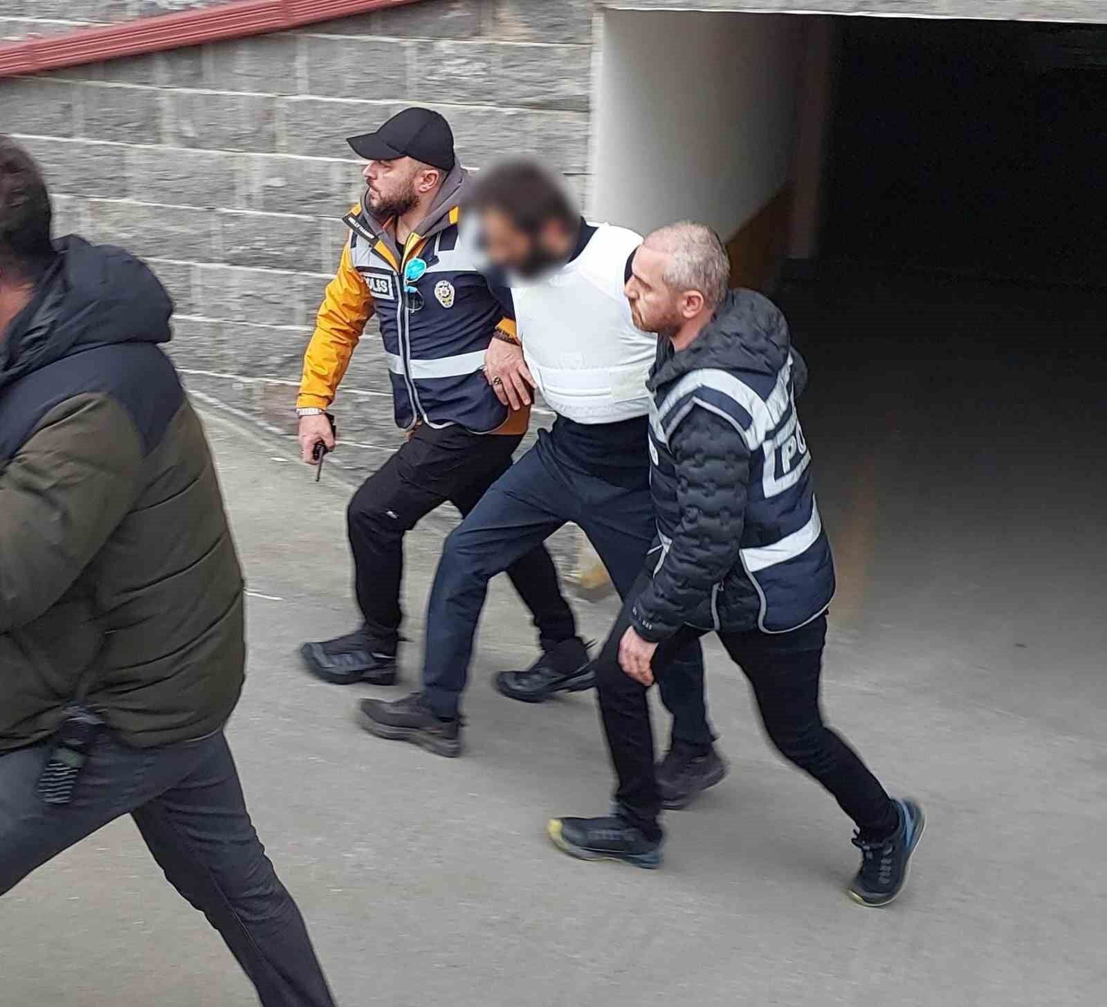 Eski Belediye Baskan Yardimcisinin Olumuyle Ilgili Gozaltina Alinan Supheli Tutuklandi