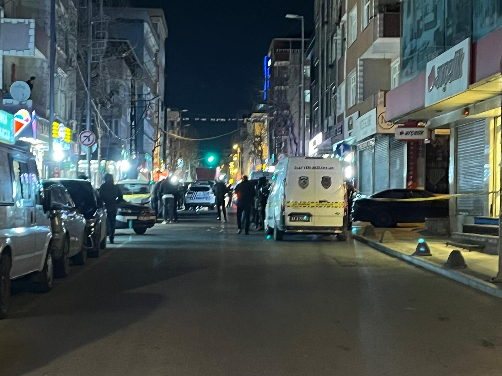 Küçükçekmece'de Silahlı Saldırı 1'I Ağır 3 Yaralı (2)