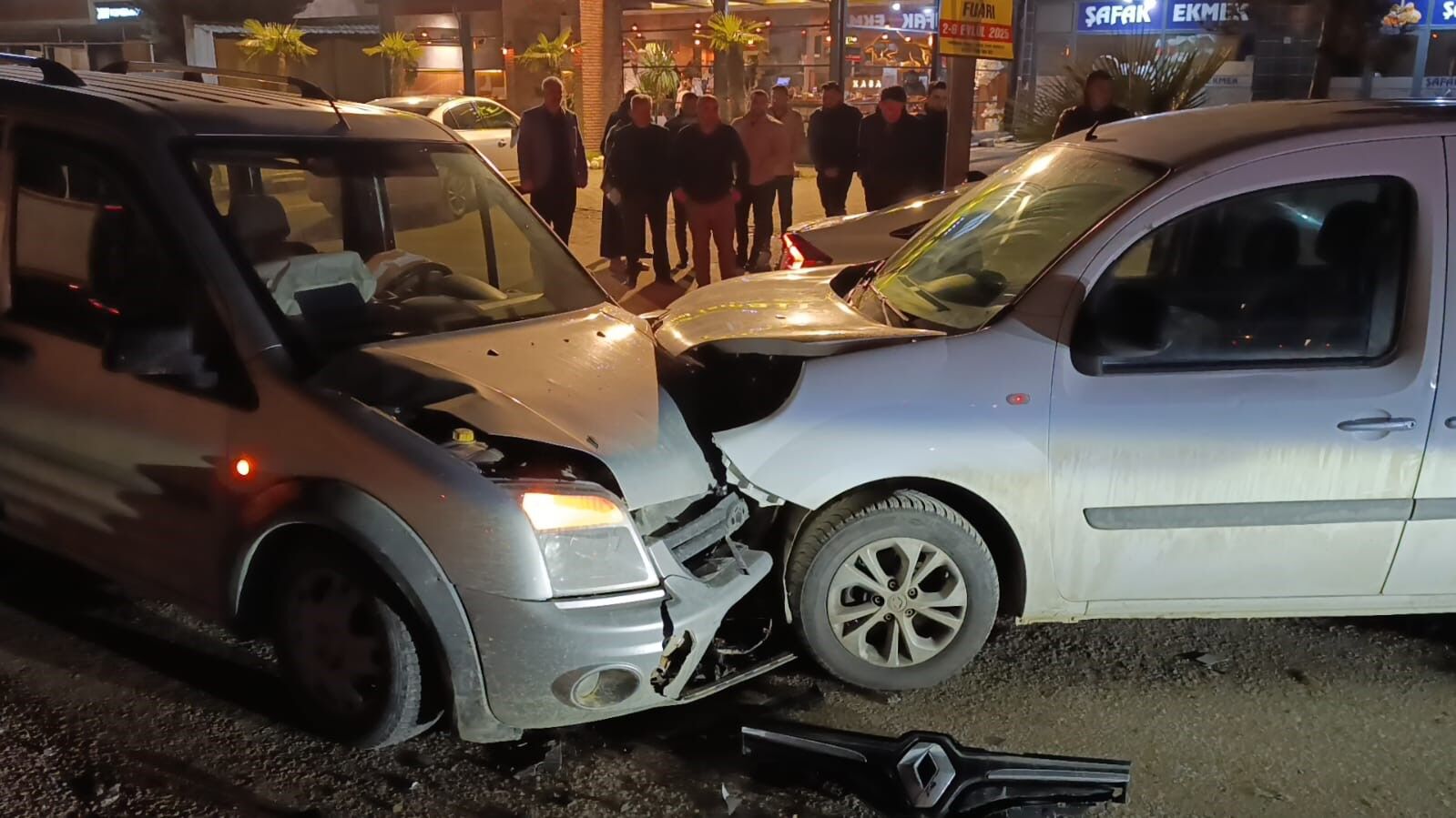 Yolu Paylaşamadılar Kafa Kafaya Çarpıştılar (1)