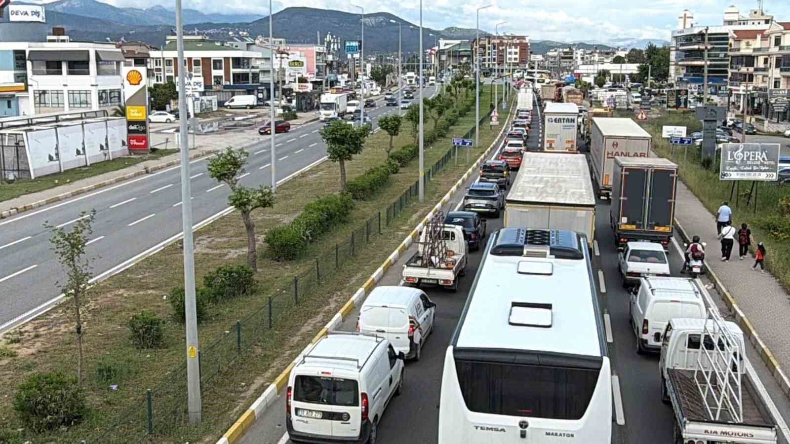 Kuzey Egede Trafikte Bayram Tatili Yogunlugu Basladi