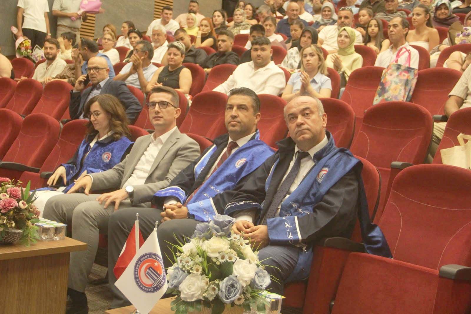 Kaymakam Kaptanoğlu Ezine Mezuniyet