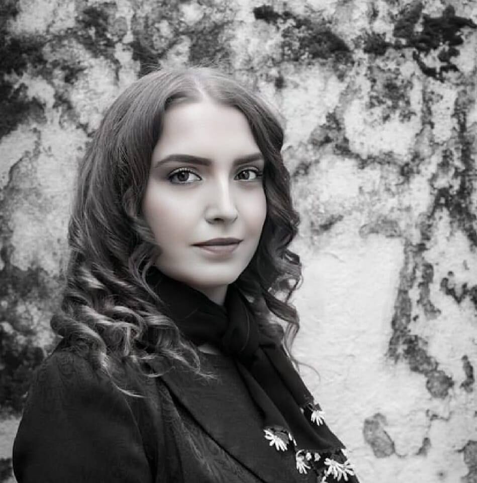 N Dumanblackwhite-1