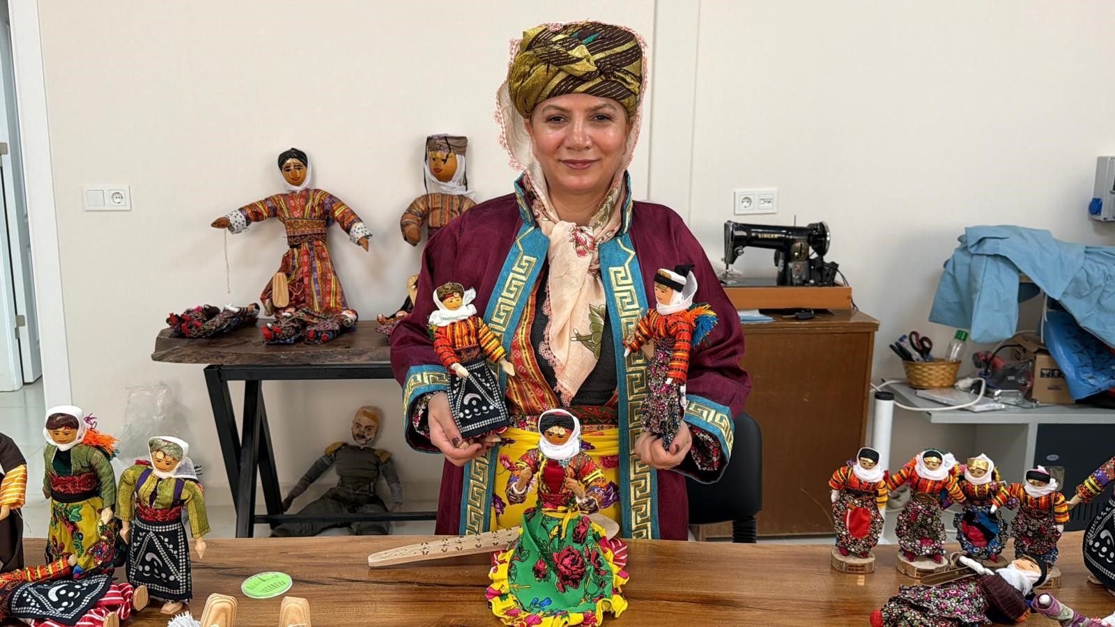 Anneannesinin mirasını bebeklerle dünyaya tanıttı