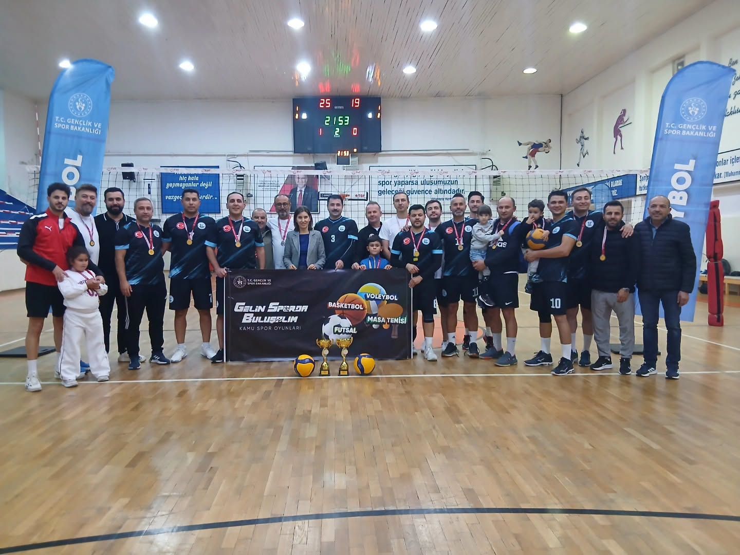 Çanakkale’de Kamu Çalışanlarının Voleybol Heyecanı