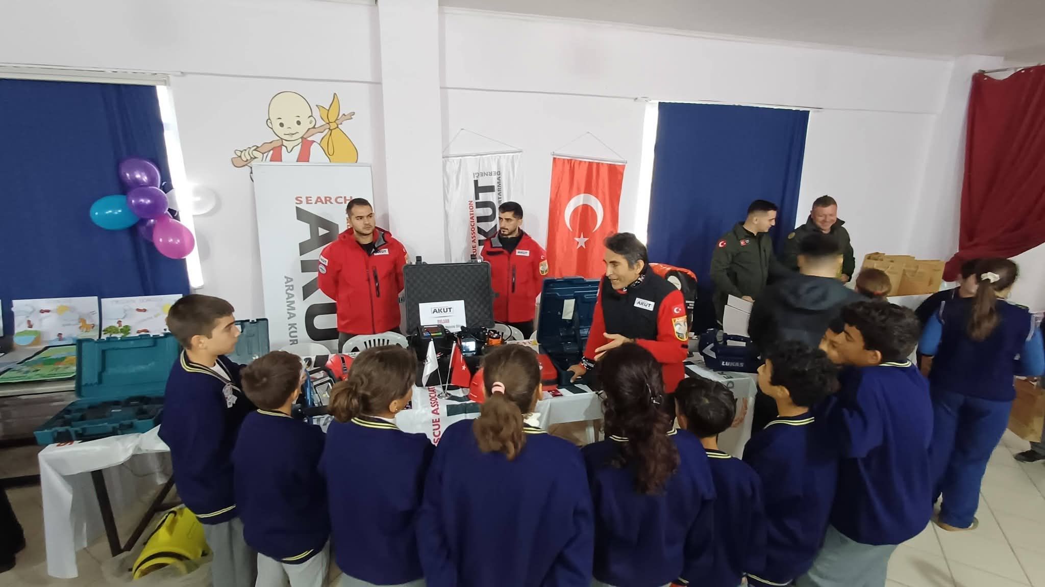 AKUT Çanakkale, Akçapınar’da Öğrencilerle Buluştu