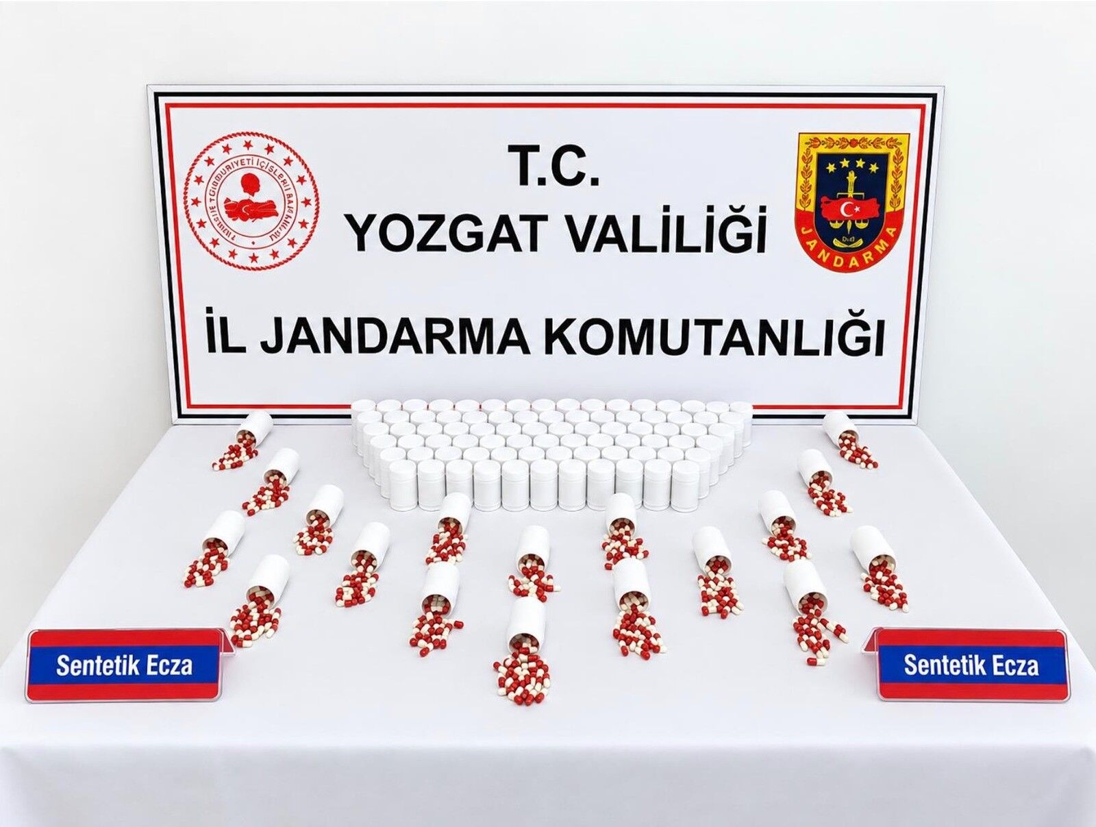 5 bin 626 sentetik ecza hap ele geçirildi